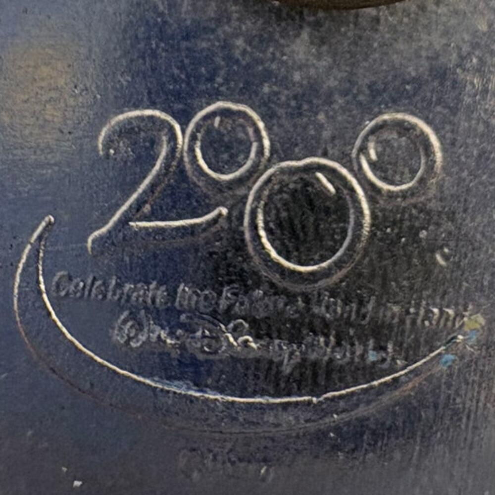 Disney 2000 Edition Duchess Collectors Pin - Picture 3 of 3